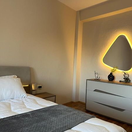 Villa Malo Guesthouse Korce Bagian luar foto