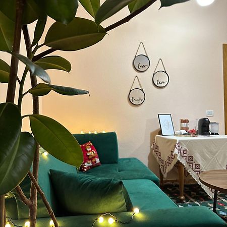 Villa Malo Guesthouse Korce Bagian luar foto