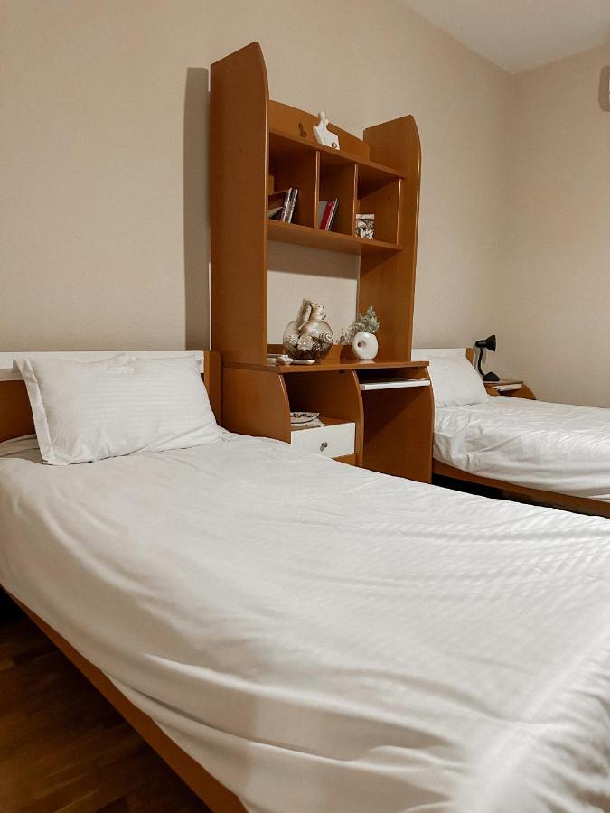 Villa Malo Guesthouse Korce Bagian luar foto