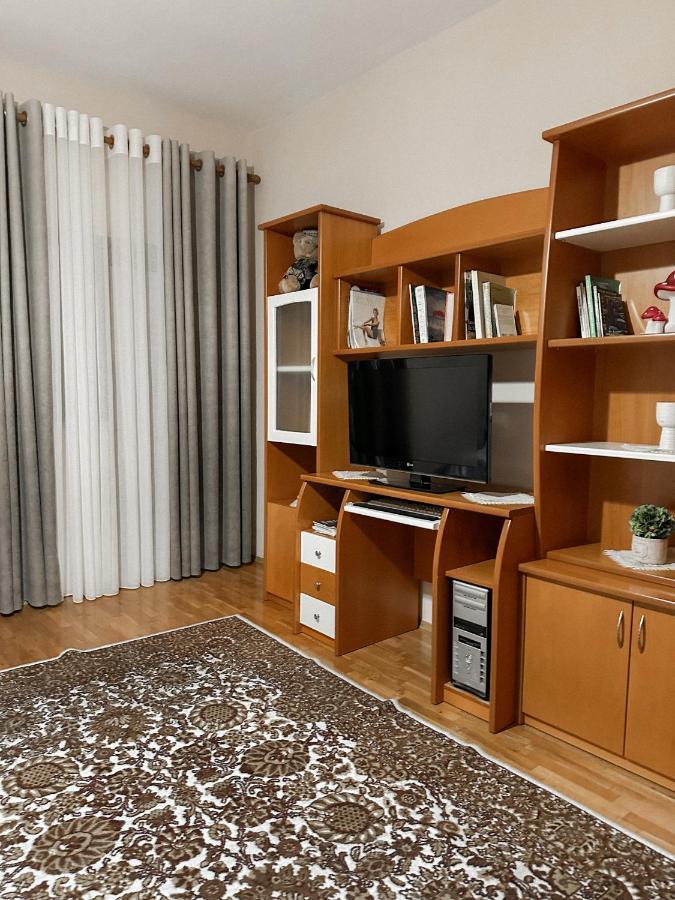 Villa Malo Guesthouse Korce Bagian luar foto
